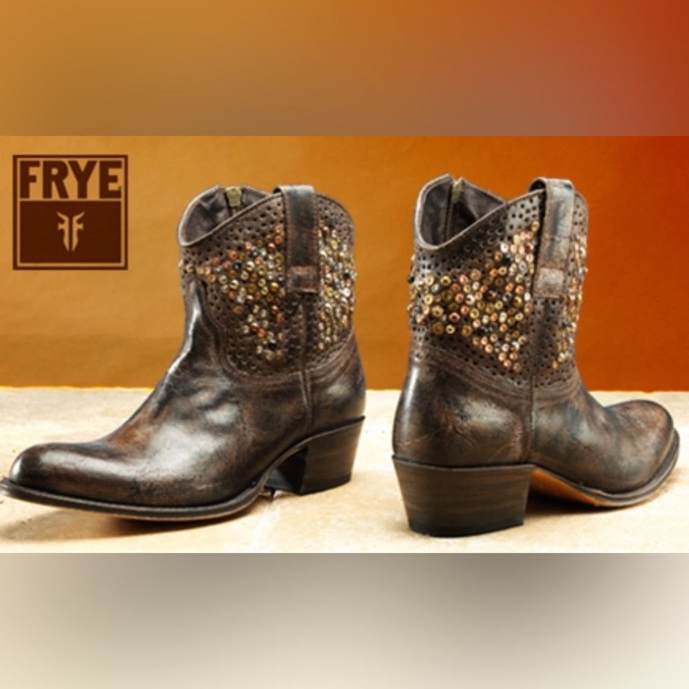 Frye Deborah ankle boots in good condition.